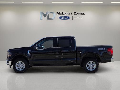 Agate Black Metallic 2026 Ford F-150 XLT