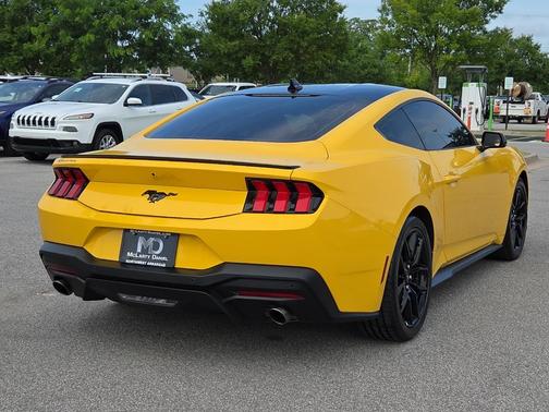 2024 Ford Mustang EcoBoost