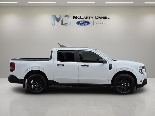 Oxford White 2025 Ford Maverick XLT