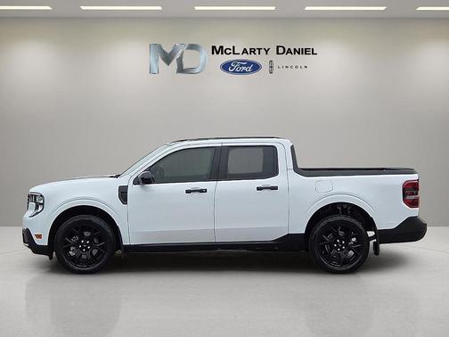 Oxford White 2025 Ford Maverick XLT