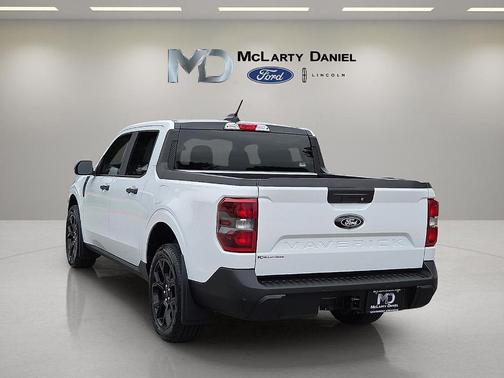 Oxford White 2025 Ford Maverick XLT