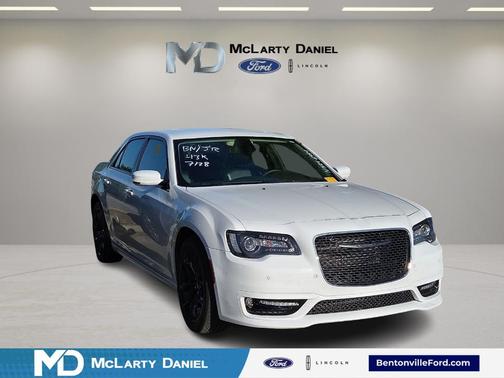 2022 Chrysler 300 Touring L