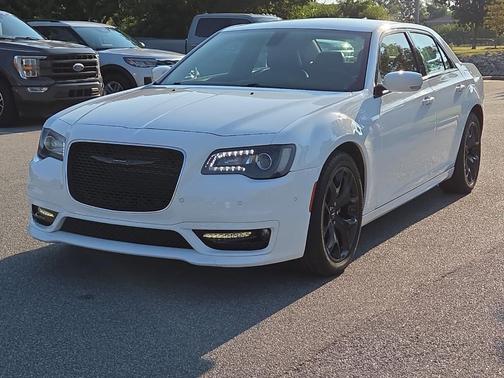 2022 Chrysler 300 Touring L
