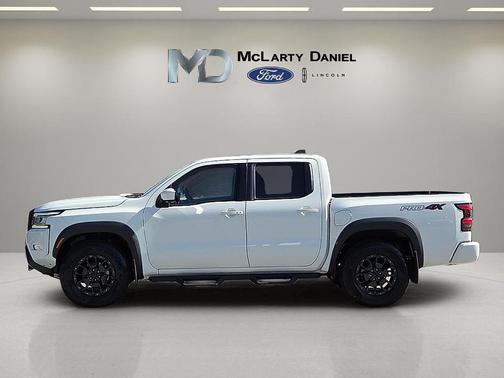 Glacier White 2022 Nissan Frontier PRO-4X