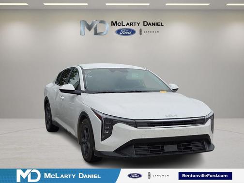 Snow White Pearl 2025 Kia K4