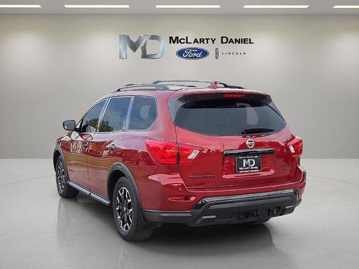 2020 Nissan Pathfinder SL
