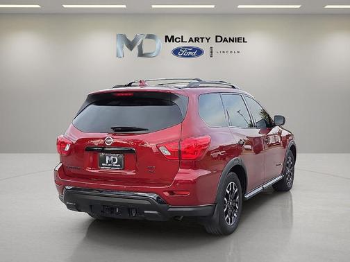 2020 Nissan Pathfinder SL