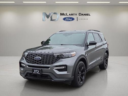 Carbonized Gray Metallic 2023 Ford Explorer ST-Line