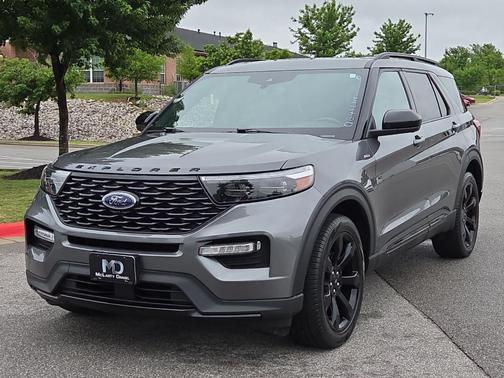 Carbonized Gray Metallic 2023 Ford Explorer ST-Line
