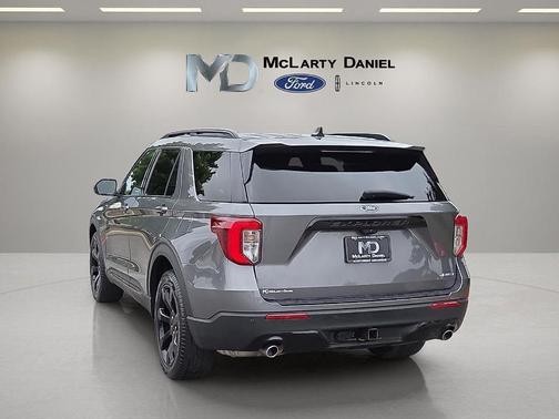 Carbonized Gray Metallic 2023 Ford Explorer ST-Line