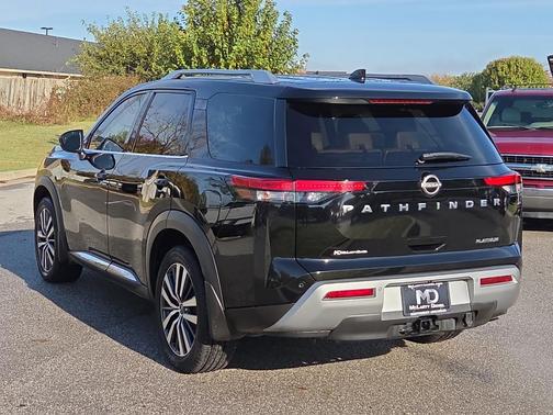 2022 Nissan Pathfinder Platinum