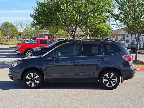 Dark Gray Metallic 2018 Subaru Forester 2.5i Limited