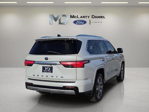 2023 Toyota Sequoia Capstone