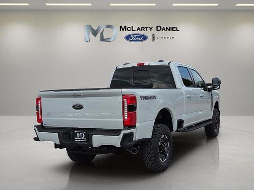 Avalanche 2026 Ford F-350 Lariat Super Duty