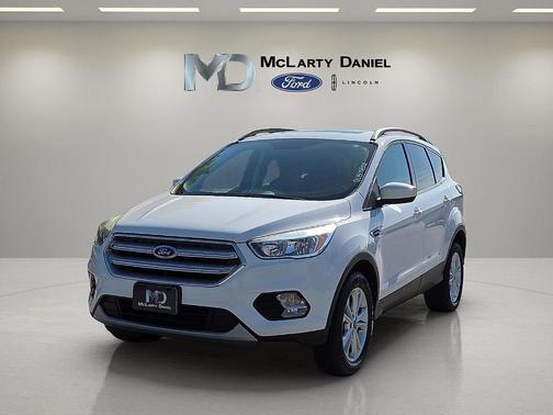 Oxford White 2018 Ford Escape SE