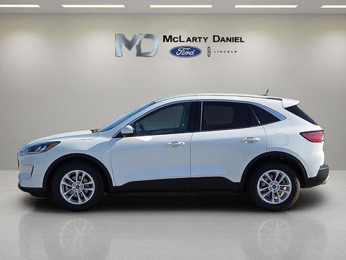 Oxford White 2020 Ford Escape SE