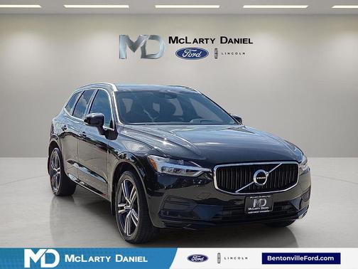 Onyx Black Metallic 2018 Volvo XC60 T6 Momentum