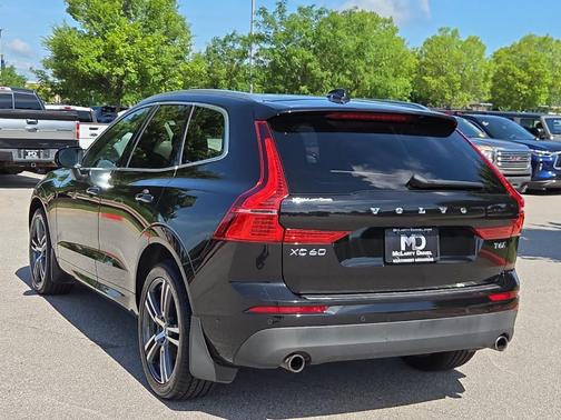 Onyx Black Metallic 2018 Volvo XC60 T6 Momentum