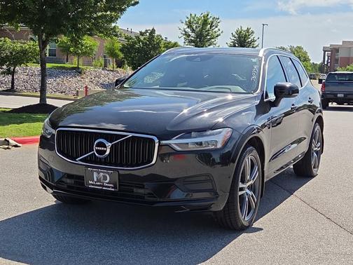 Onyx Black Metallic 2018 Volvo XC60 T6 Momentum