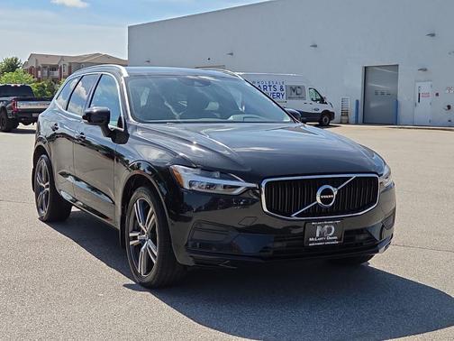 Onyx Black Metallic 2018 Volvo XC60 T6 Momentum
