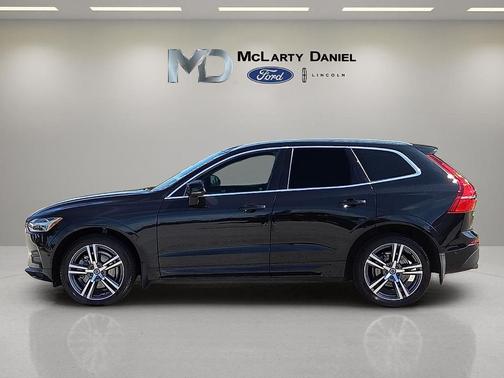 Onyx Black Metallic 2018 Volvo XC60 T6 Momentum