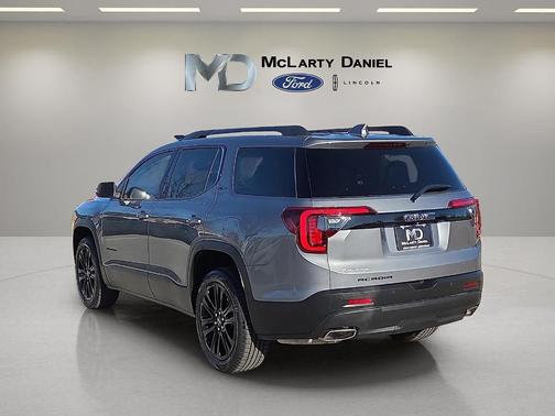 2022 GMC Acadia SLT