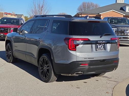 2022 GMC Acadia SLT