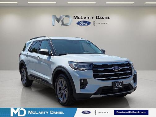 White Metallic 2026 Ford Explorer Active