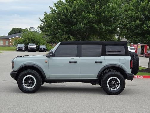 Cactus Green / Gray 2023 Ford Bronco Badlands