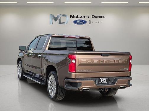 Metallic 2019 Chevrolet Silverado 1500 High Country