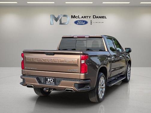 Metallic 2019 Chevrolet Silverado 1500 High Country