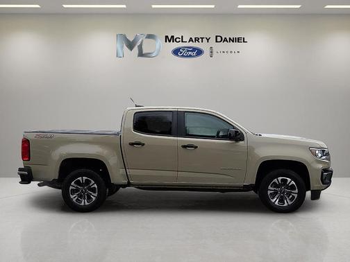 Sand Dune Metallic 2022 Chevrolet Colorado Z71