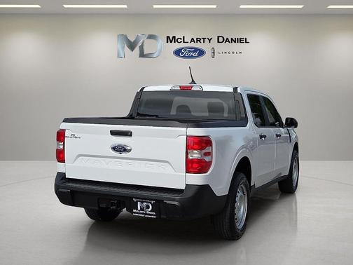 Oxford White 2022 Ford Maverick XL