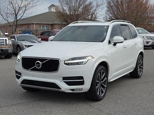 2018 Volvo XC90 T6 Momentum