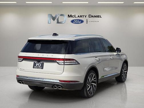 Pearl Metallic 2025 Lincoln Aviator Reserve AWD