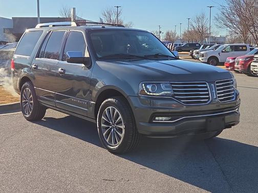 2015 Lincoln Navigator Base