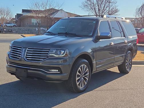 2015 Lincoln Navigator Base