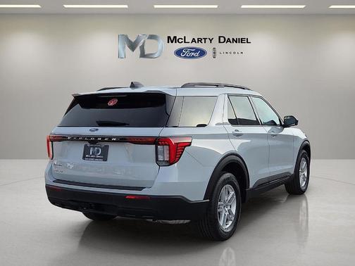 Space White Metallic 2026 Ford Explorer Active