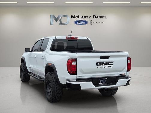 2025 GMC Canyon AT4