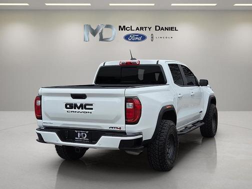 2025 GMC Canyon AT4
