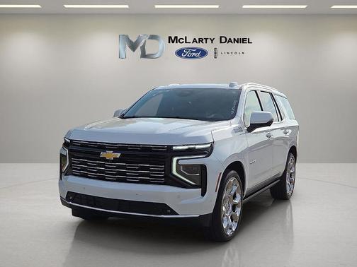 Iridescent Pearl Tricoat 2025 Chevrolet Tahoe High Country