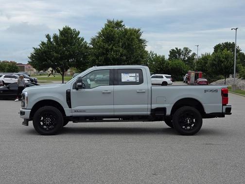 Avalanche 2026 Ford F-350 Lariat Super Duty
