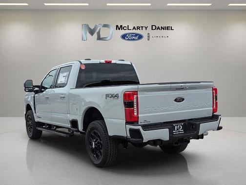Avalanche 2026 Ford F-350 Lariat Super Duty