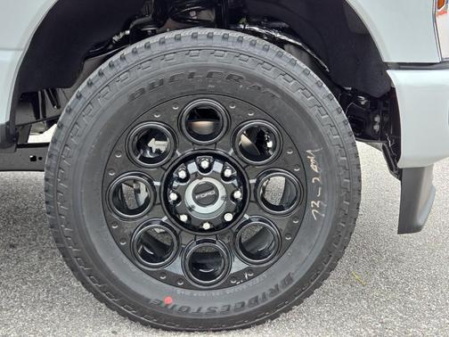 Avalanche 2026 Ford F-350 Lariat Super Duty