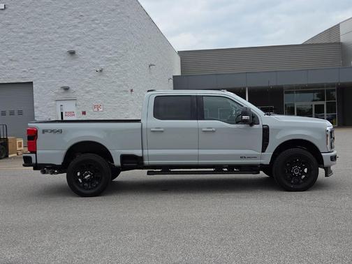 Avalanche 2026 Ford F-350 Lariat Super Duty