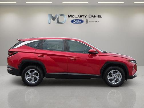 2023 Hyundai TUCSON SE