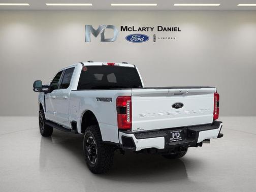 Oxford White 2026 Ford F-250 XLT