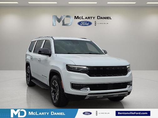 Bright White Clearcoat 2023 Jeep Wagoneer Series III