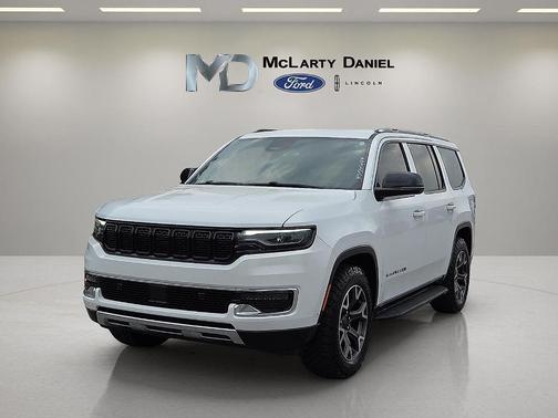 Bright White Clearcoat 2023 Jeep Wagoneer Series III