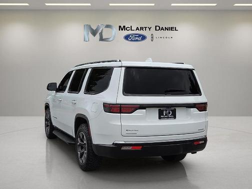 Bright White Clearcoat 2023 Jeep Wagoneer Series III